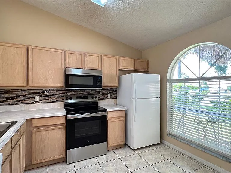 1547 Oak Hill Trl — Photo 9