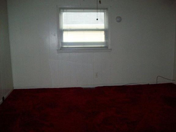 5th image of 444 Douglas Ave