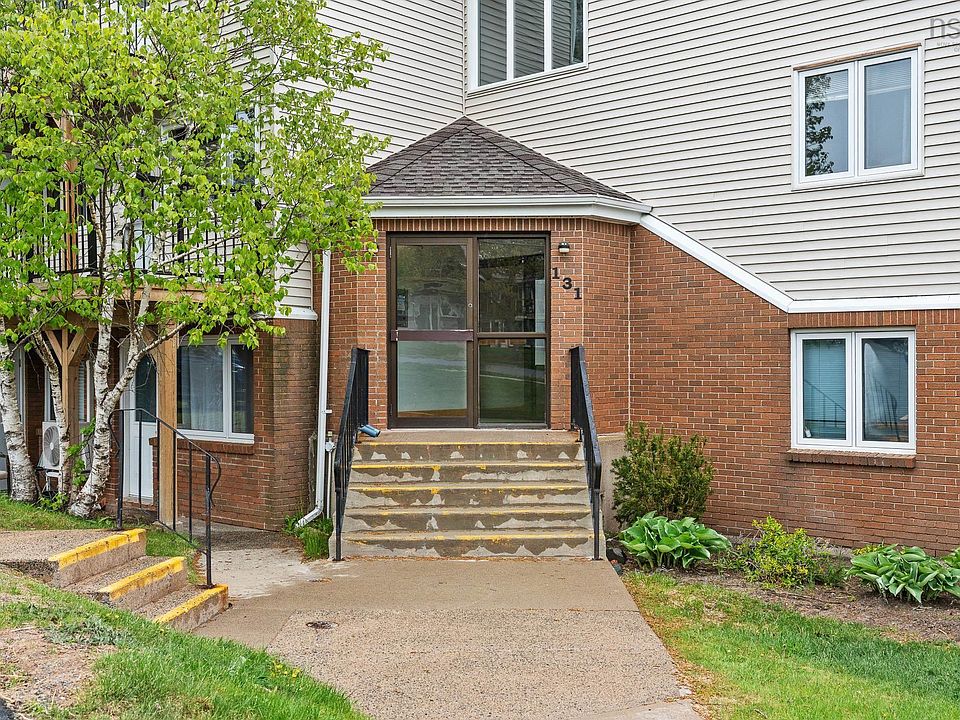 1st image of 131 Farnham Gate Rd #303