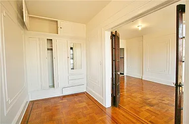 Rented by R New York