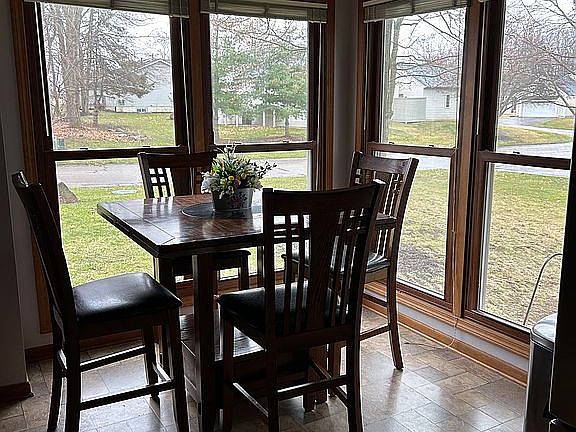 4th image of 114 Blossom Dr
