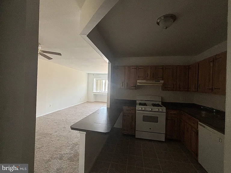 2419 Tremont St #B — Photo 2