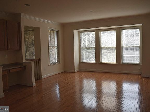 2nd image of 821 Freeland Ct