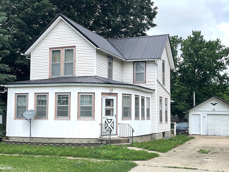 1st image of 203 E Washington St