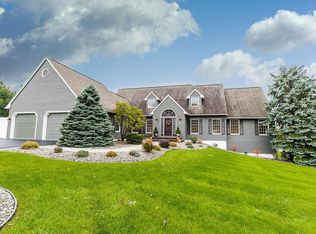 7814 Rolling Ridge Dr, Manlius, NY 13104