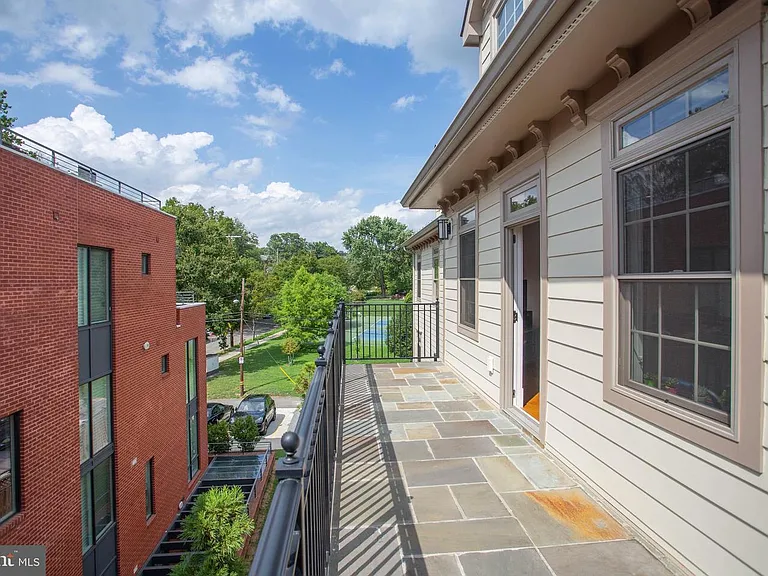 4527 Macarthur Blvd NW #5 — Photo 9