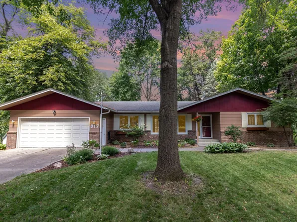 817 Gooseberry Ln, New Prague, MN 56071