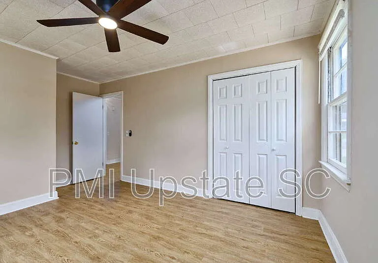 105 Truman St — Photo 16