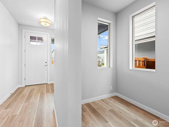 3rd image of 13927 178th Street E #38