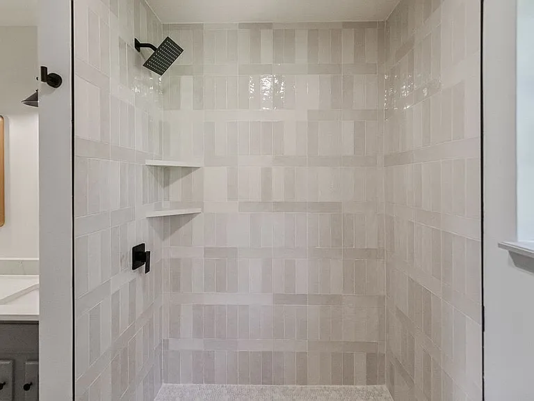 2201 E Bristol Pl — Photo 18