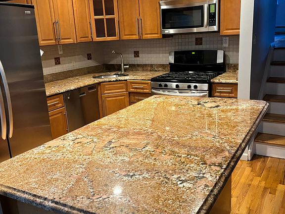 4th image of 9510 Schenck St Floor 2