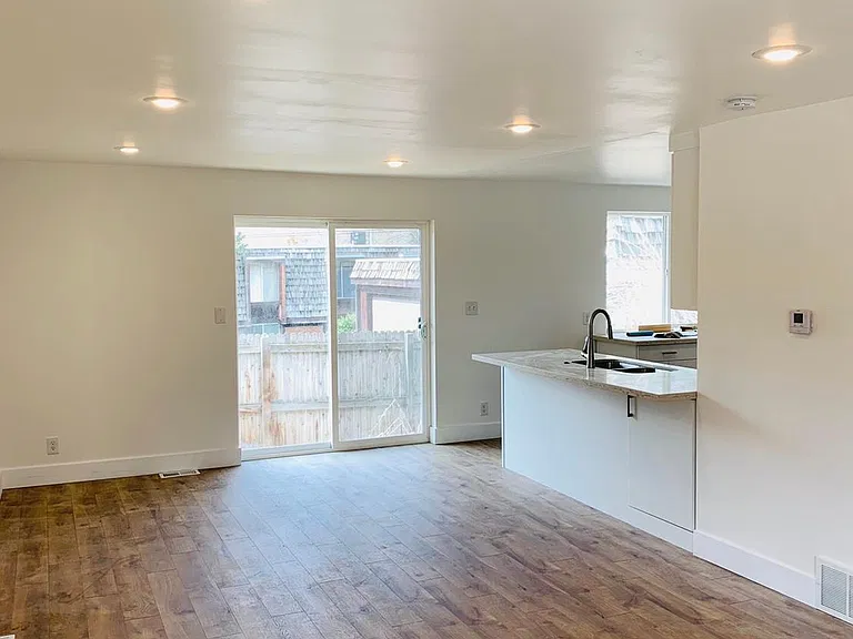 1415 E Murphys Ln #B — Photo 3
