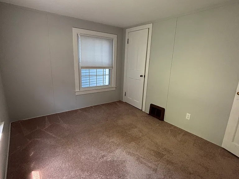 42 Nashville Rd — Photo 9