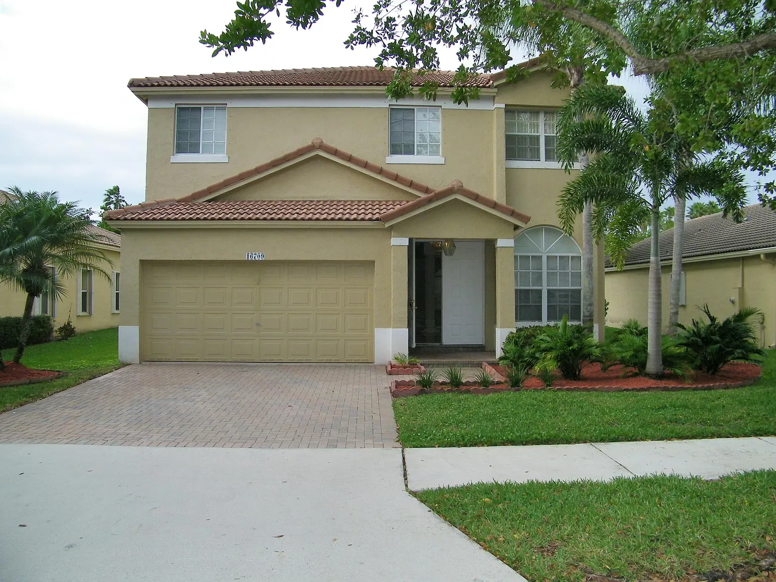 Northwest St, Pembroke Pines — Photo 1