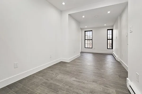 Rented by REAL New York | media 9