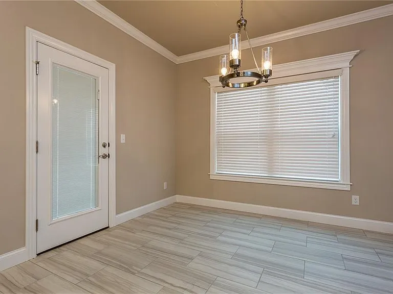 3502 SW Brittany Rd — Photo 8
