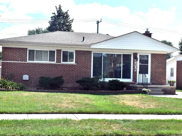 22608 Raymond Ct, Saint Clair Shores, MI 48082