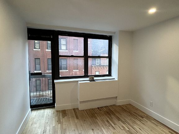 4th image of 213 E 37th St #4A