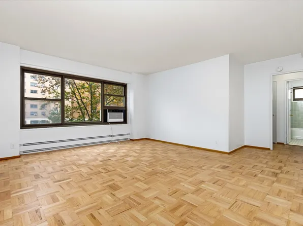 21-85 34th Avenue image 2 of 18