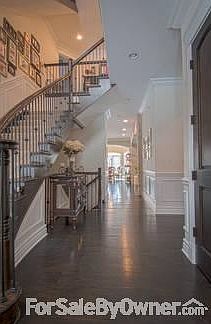 Entry / Foyer