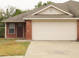 313 Robin St, Crowley, TX 76036
