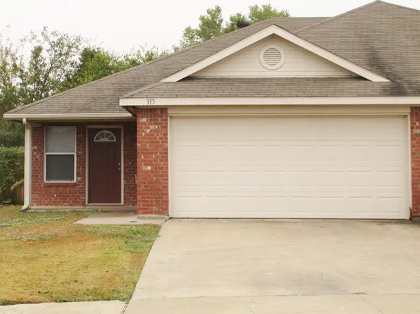 313 Robin St, Crowley, TX 76036