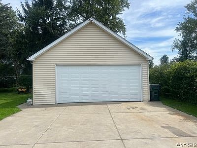 3rd image of 119 Penora St
