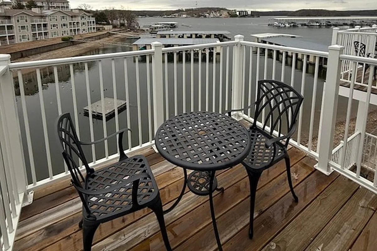 2 bed, 700 sqft, $1,495 — Photo 1