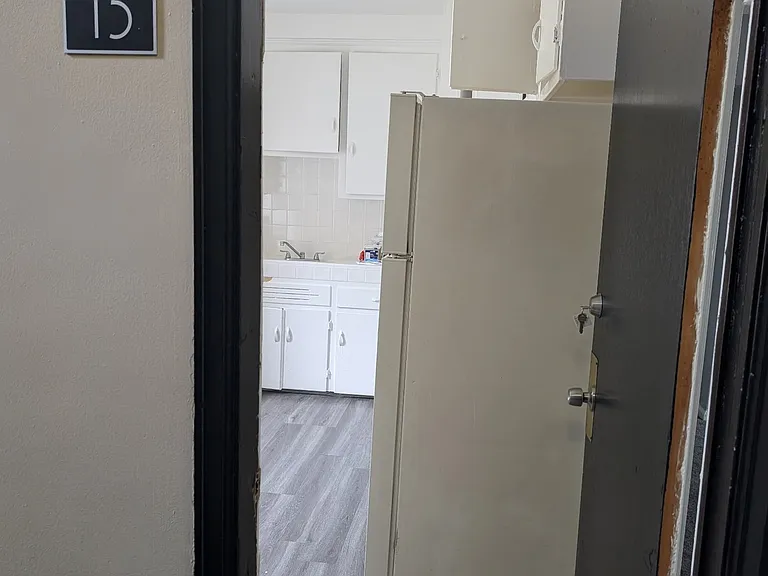 Oakman-Belleterre Apartments — Photo 17