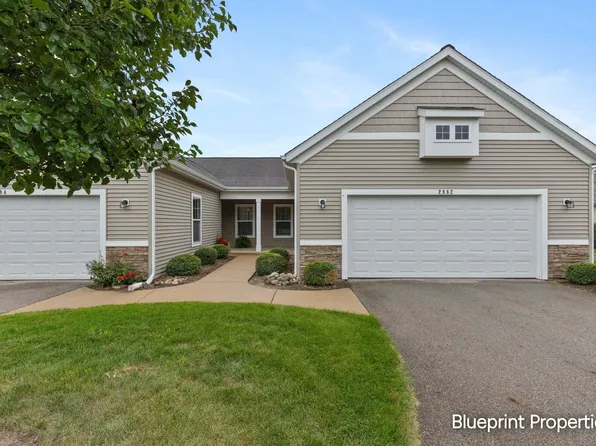 2882 Grand Isle Dr NE #18, Belmont, MI 49306