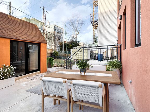 4th image of 95 Diamond St Unit 1-A