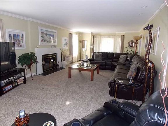 4th image of 31 Glen Dr