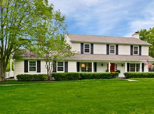 1421 Conway Rd, Lake Forest, IL 60045