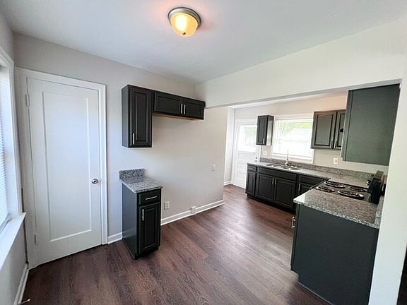 4th image of 2113 W Kessler Boulevard North Dr