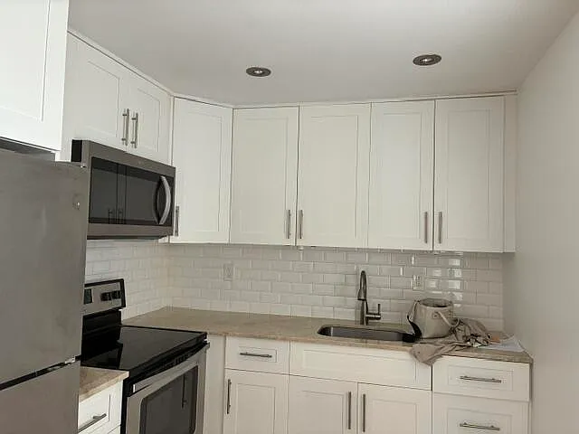 2 bed, 2.0 bath, 910 sqft, $1,800 — Photo 1
