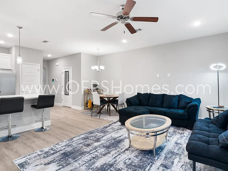 319 Carmel Dr #4 — Photo 11