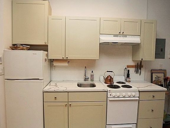 4th image of 71 1st Ave APT 3