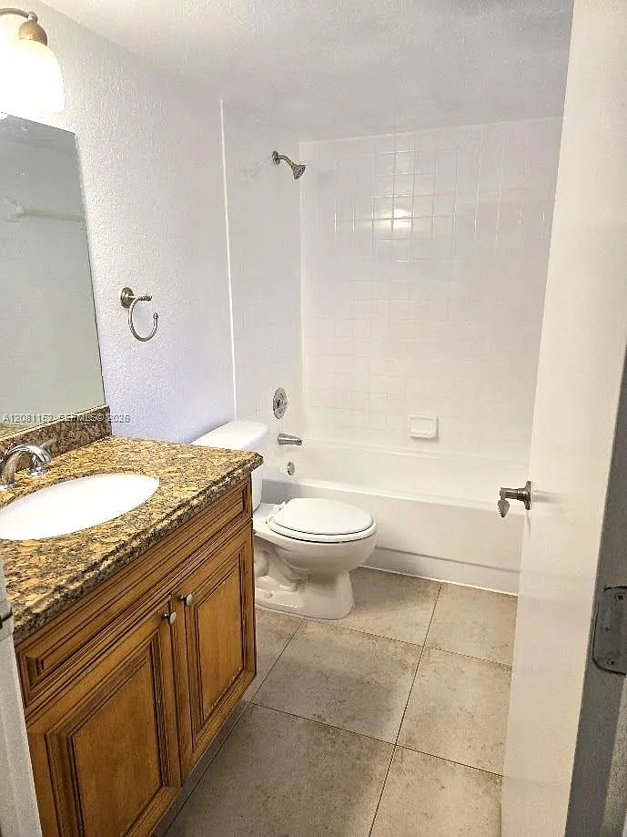 Palm Beach Place Condo — Photo 1