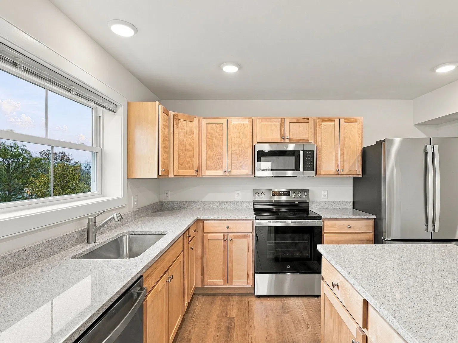2 bed, 689 sqft, $1,850 — Photo 1