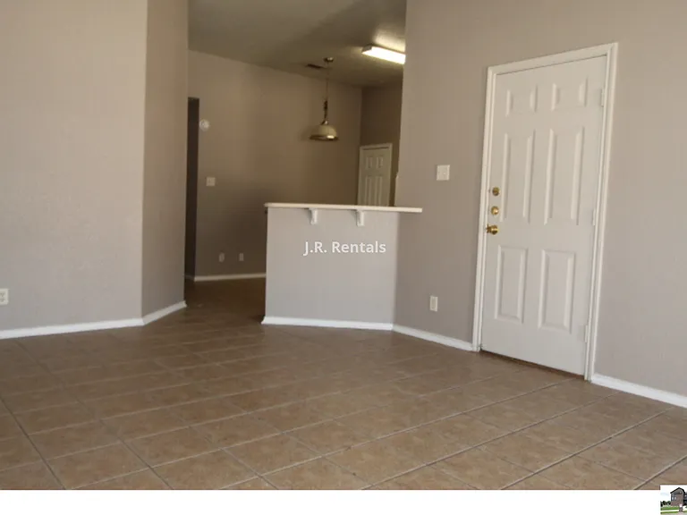 304 Jeff Gordon Dr #A — Photo 3