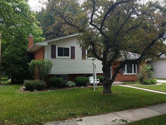 3rd image of 756 N Mansfield St
