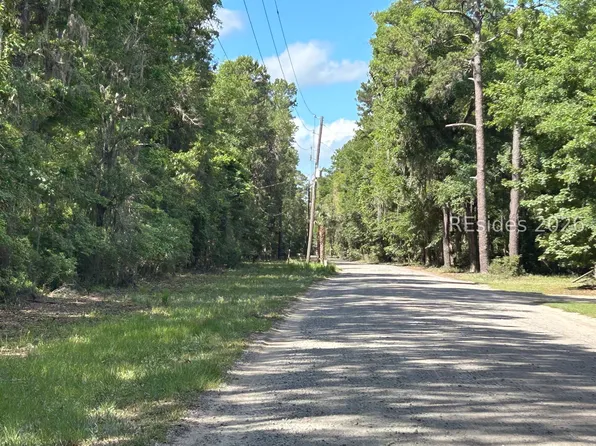 216 School Rd, Daufuskie Island, SC 29915
