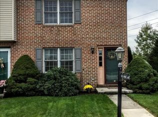 425 Ridge Ave, Hanover, PA 17331