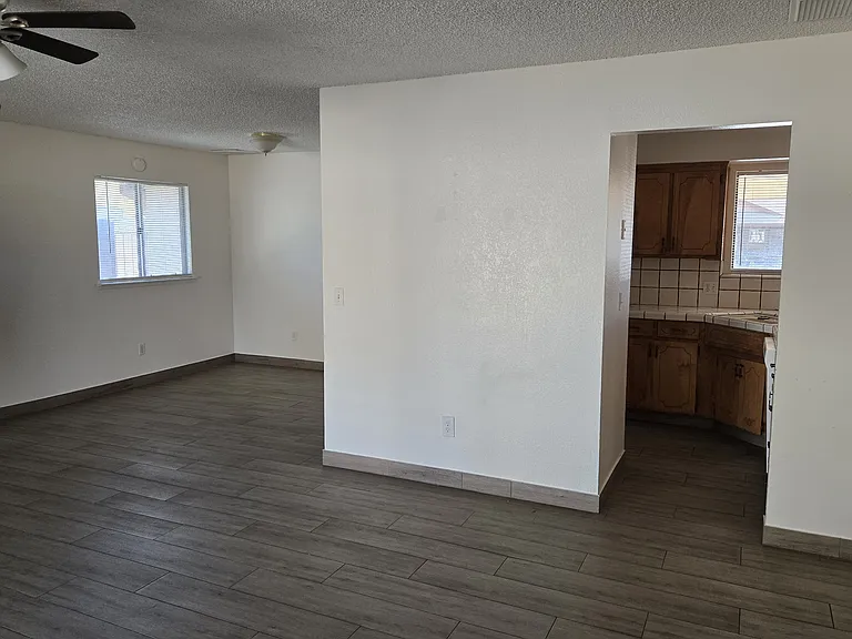 630 N Oxford St — Photo 7