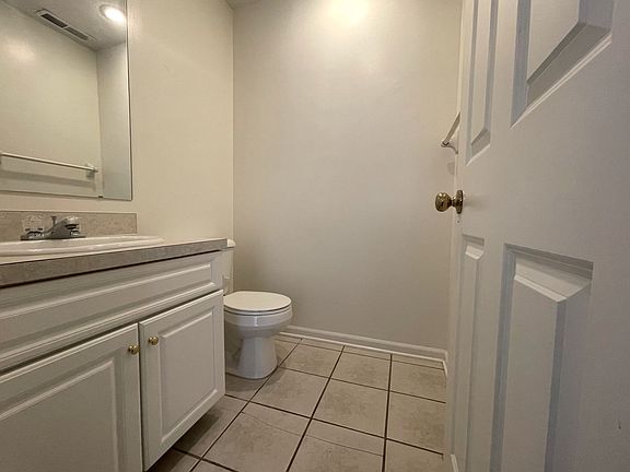 4th image of 5059 Common Market Pl