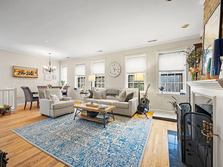 221 W Willow St — Photo 10