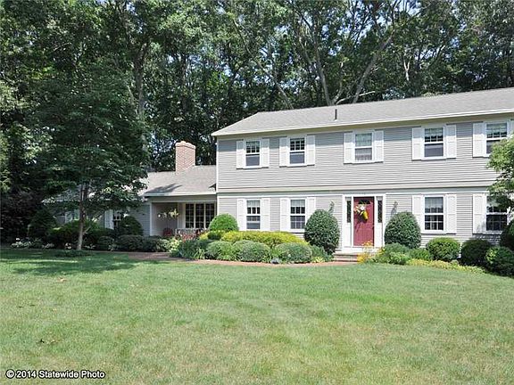 4th image of 15 Limerock Dr