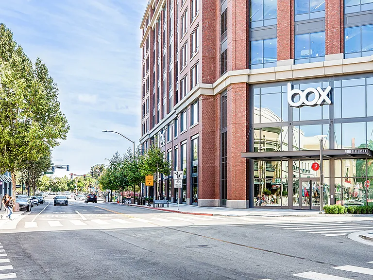 Easy access to all major tech hubs