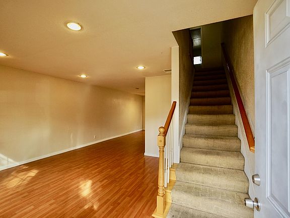 3rd image of 1510 Flanigan Dr Unit 2