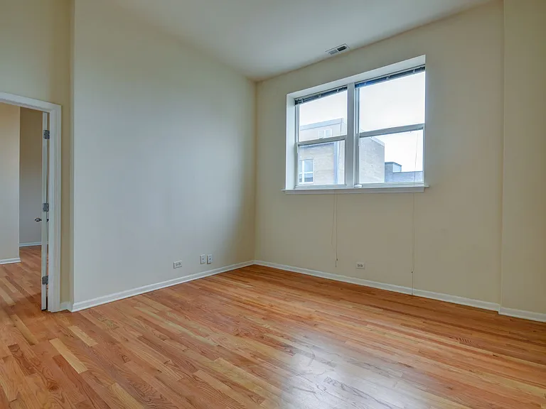 3257 N Sheffield Ave #306 — Photo 7